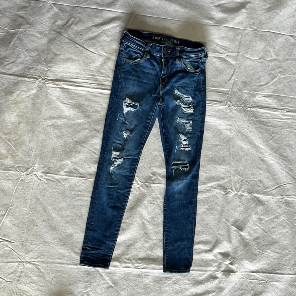 American Eagle Distressed Jegging